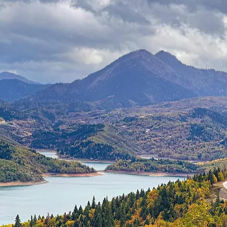 άνετη για απόδραση στη λίμνη πλαστήρα *